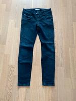 Esprit de Corp coole dunkelblaue Jeans Gr. S 28/30 neu Hessen - Dreieich Vorschau