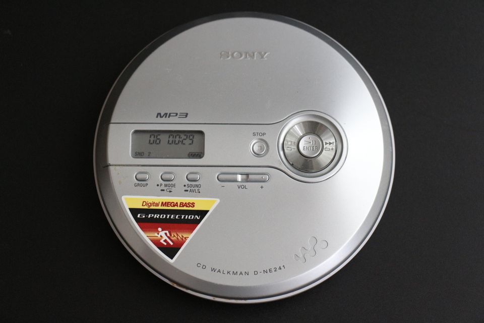 8 x Portabel CD-/ Multi-Player - Sony, Grundig, LG... in Berlin