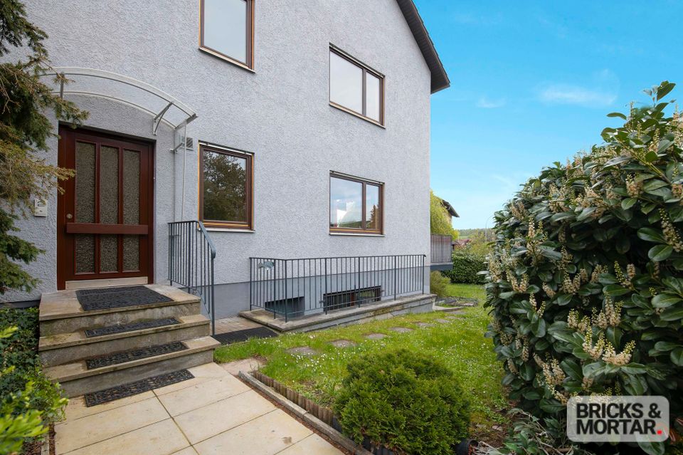 Geräumige Doppelhaushälfte mit schönem Garten und Carport in Kleinrinderfeld