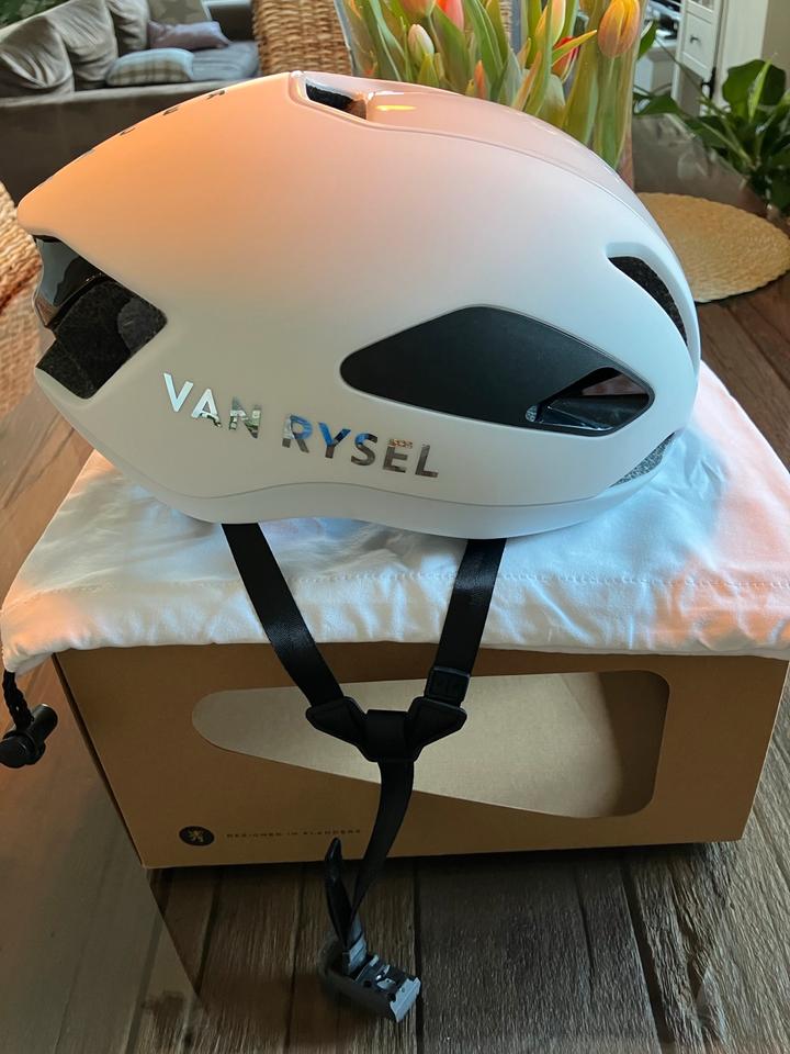 Van Rysel RCR-F Rennrad-Aero-Helm Triathlon Rennradhelm Gravel in Wölpinghausen