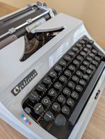 DDR Schreibmaschine Optima mit Koffer zu verkaufen Dresden - Klotzsche Vorschau