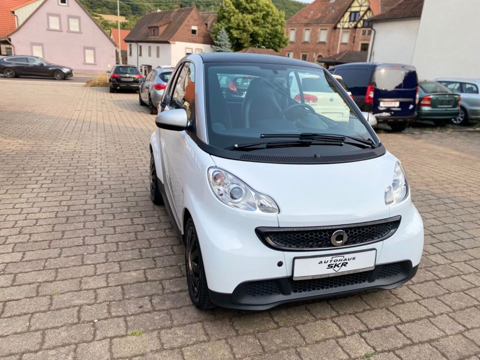 Smart ForTwo fortwo coupe Micro Hybrid Drive TOUCH SHZ in Lohnsfeld