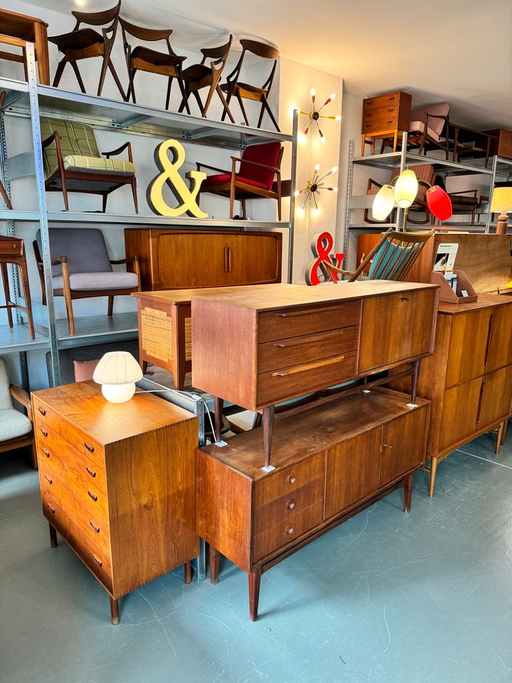 Niels Möller Modell nr 83 neu geflochten mit Papierkordel Teak Stühle Esszimmerstühle Danish Design mid Century Stuhl Dänemark 60er 70er Møller jl in Berlin