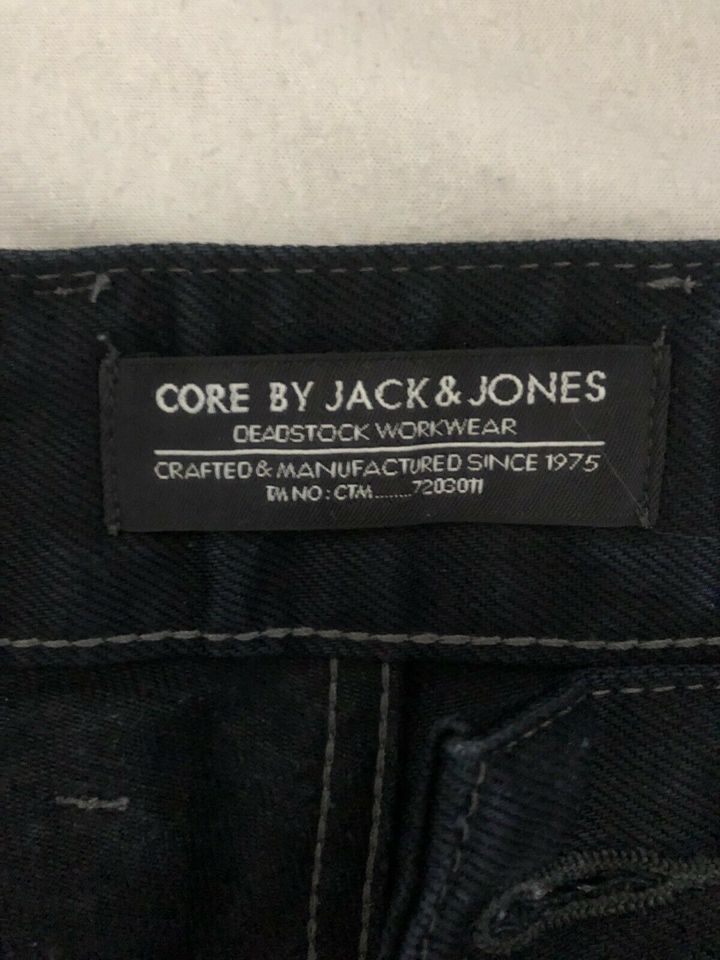 Core Jack & Jones kurze Hose Jeans Größe S, dunkel blau in Rollwitz