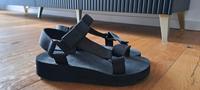 Sandalen mit Klettverschluss Nordrhein-Westfalen - Gummersbach Vorschau