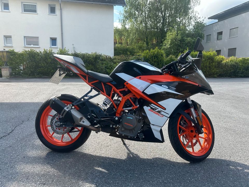 KTM RC 390 (1182km, BJ 2018) in Lindau