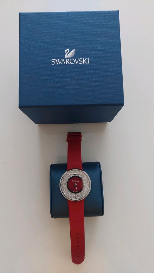 Swarovski Uhr in rot in Bietigheim-Bissingen