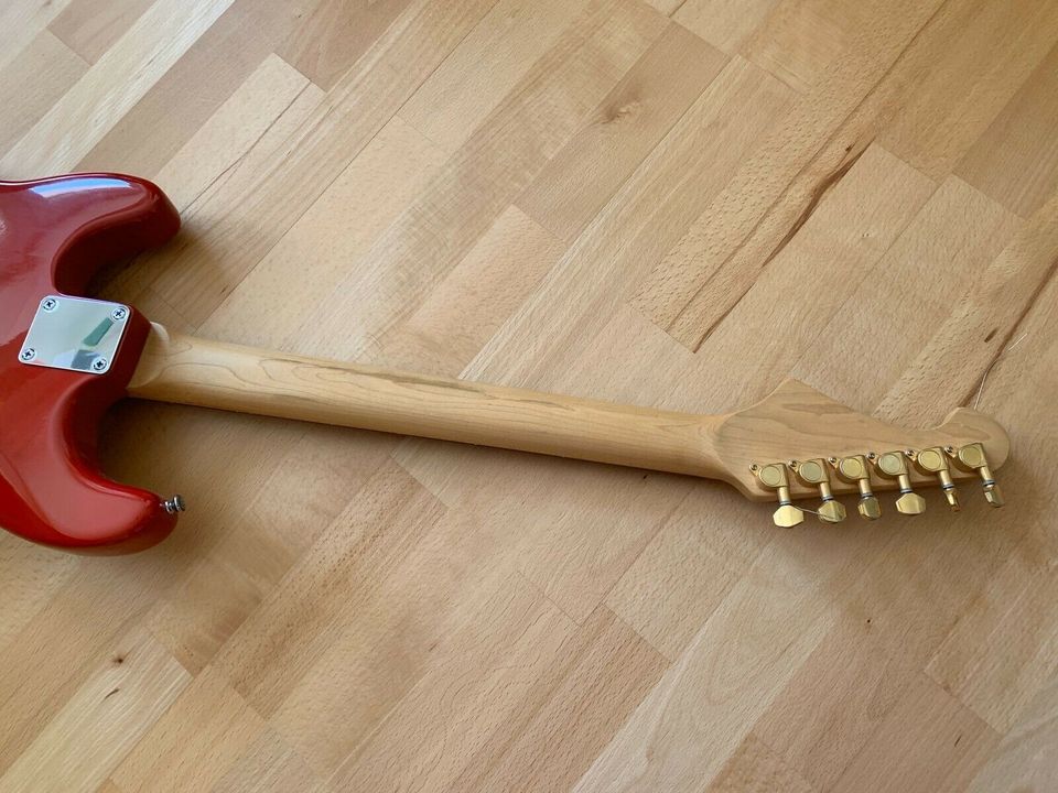 E-Gitarre „Cheri Basic" in Euskirchen