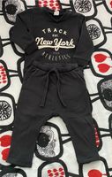 Süßer Baby H&M Jogginganzug dunkelgrau/beige Gr. 80 Nordrhein-Westfalen - Mönchengladbach Vorschau