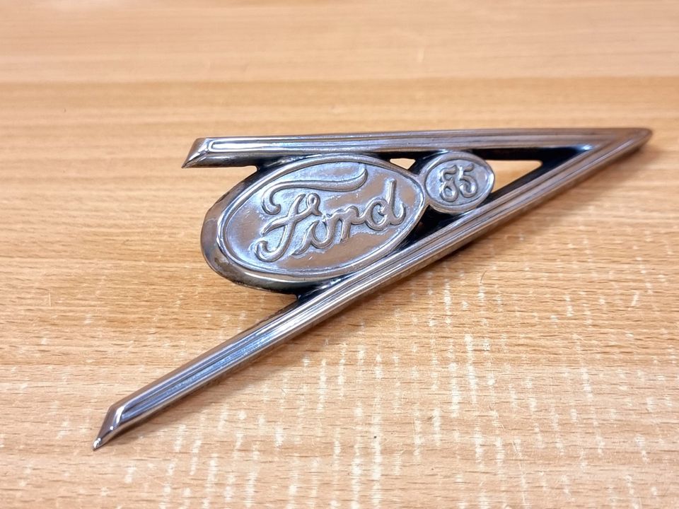 1937 FORD “V85” EMBLEM - ORIGINAL - VINTAGE - USA - RARITÄT - USA in Konstanz