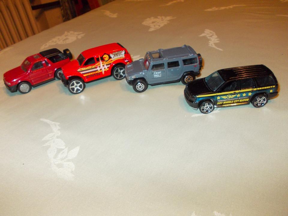 4 Autos von 1 x Majorette, 2x Hot Wheels, 1 x Siku zusammen in Duisburg