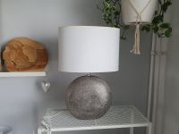 Tischlampe Silber, weißer Schirm, groß Berlin - Reinickendorf Vorschau