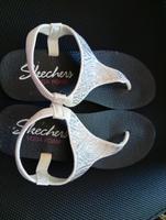 Sketchers Yoga Foam Schuhe Flip Flops Sommer Frauen Mecklenburg-Vorpommern - Neubrandenburg Vorschau