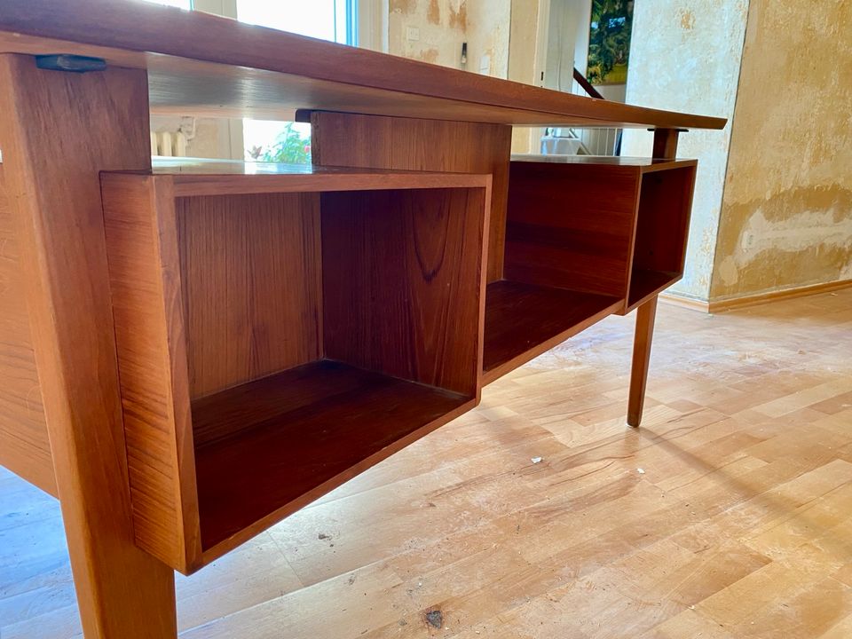 Teak Schreibtisch, 60er Jahre, Danish Design, Mid century in Berlin