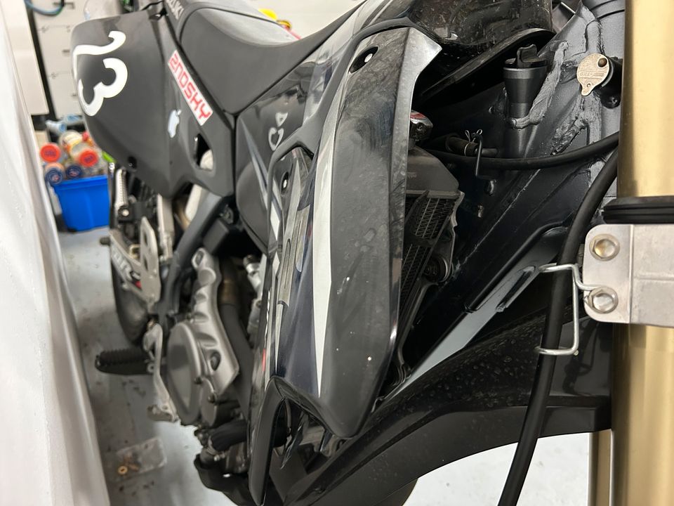 Suzuki DR Z 400 SM, sehr wenig gefahren Supermoto in Rabenholz