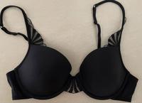 NEU Triumph Bügel BH schwarz Gr. 70c T-Shirt BH Cups Nordrhein-Westfalen - Ascheberg Vorschau