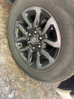 Toyota Hilux Orginal Felgen mit Reifen Brandenburg - Caputh Vorschau