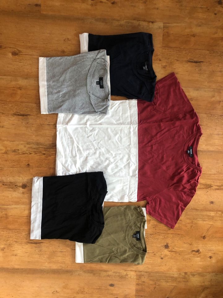 5 T-Shirts in verschiedenen Farben in Sulz