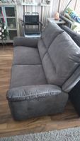 2 sitzer Sofa kuscheliger samtiger Stoff Nordrhein-Westfalen - Mönchengladbach Vorschau