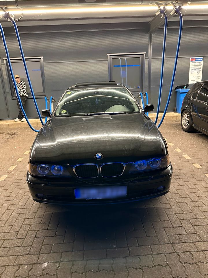 BMW e39 touring in Schenefeld