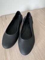 Crocs Ballerinas Wasserschuhe Badeschuhe Gr 8 / 38-39 Bayern - Germering Vorschau
