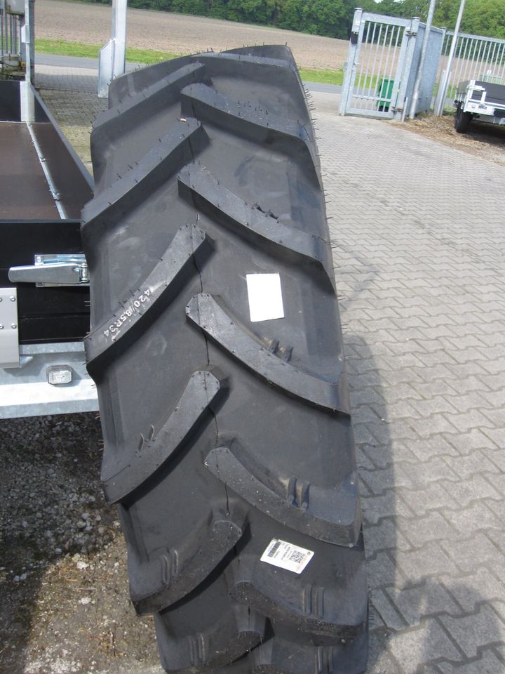 Schlepperreifen 420/85R34 in Lehe(Emsland)