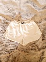 Shorts Brandy Melville Neu Short kurze Hose Sommerhose weiß S M Bayern - Kempten Vorschau