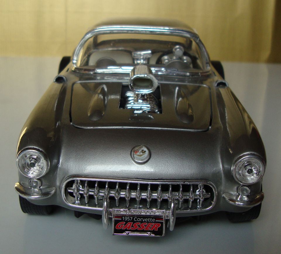 Chevrolet Corvette Gasser NO.92019 1957 1:18 Road Signature in Köln