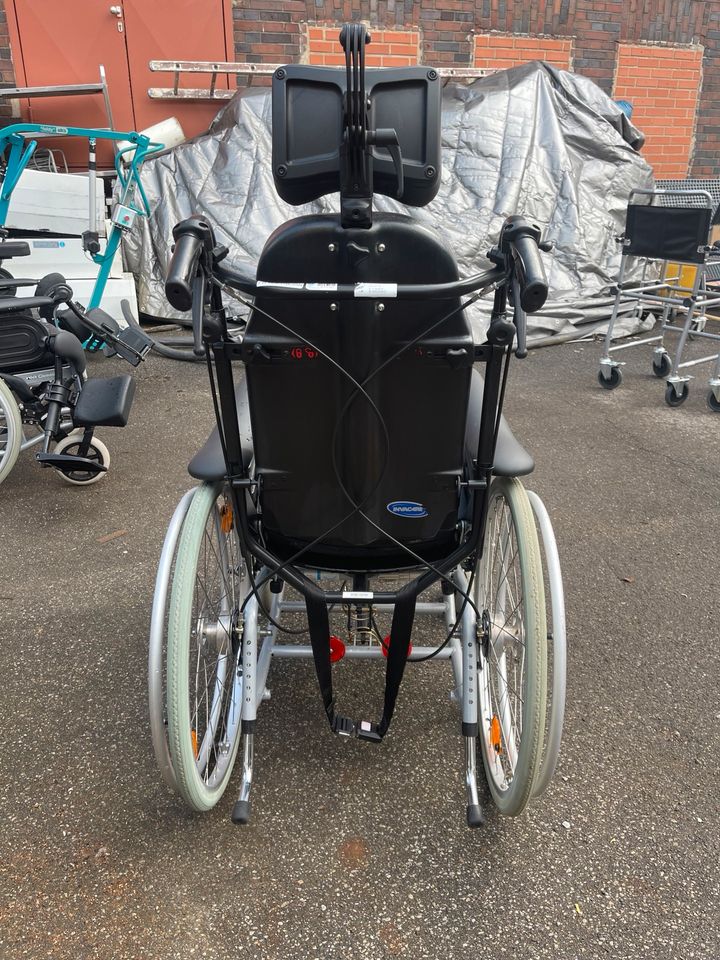 Pflegerollstuhl Rollstuhl in Wuppertal