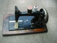 Antike Hand-Nähmaschine • Sammlerstück • Nostalgie • Antik Nordrhein-Westfalen - Geilenkirchen Vorschau