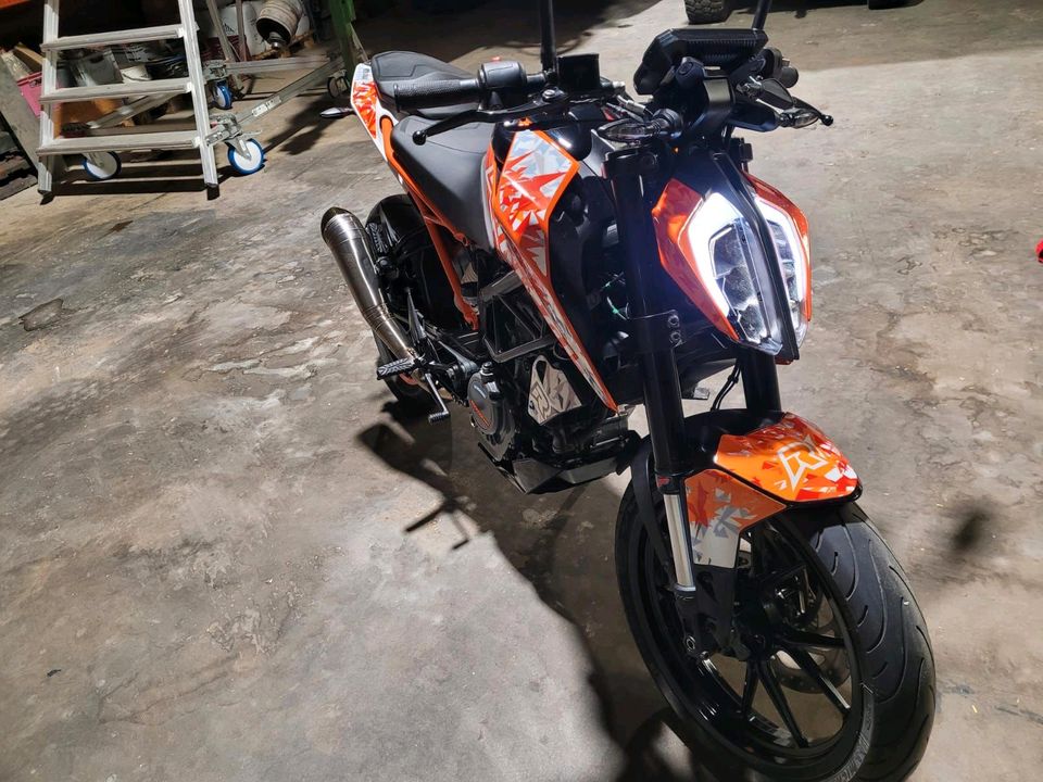 Ktm Duke 125 zu verkaufen in Brevörde