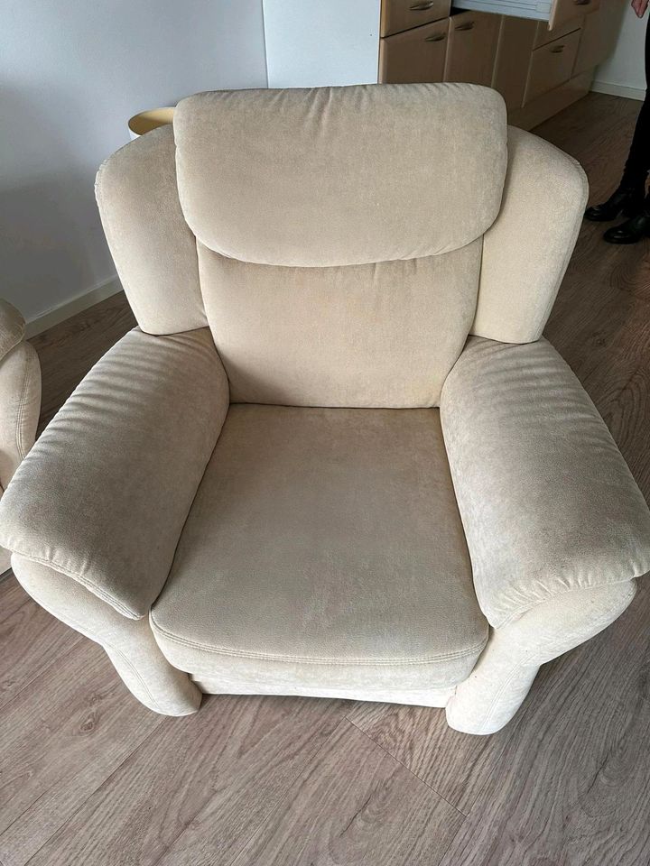 Couch bzw. Sofa und Sessel zu verschenken kostenlos in Hamm