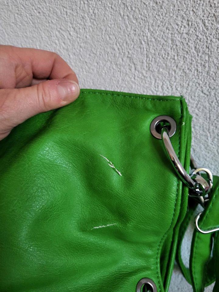 Große Handtasche grün in Rickenbach