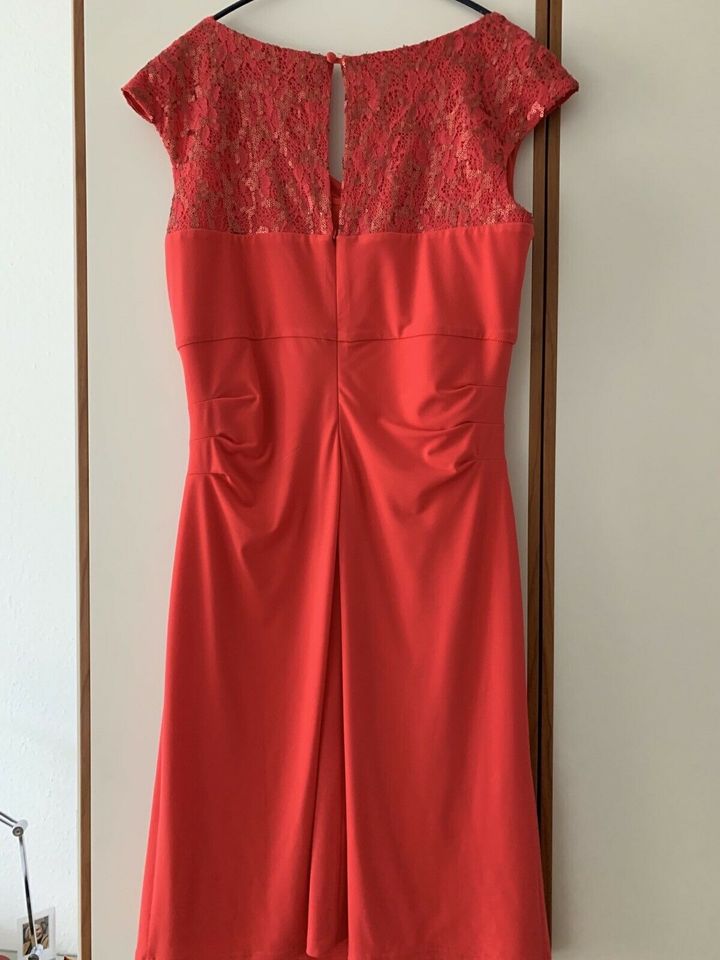 Elegantes rotes Cocktailkleid - Vera Mont- Gr. 38 in München