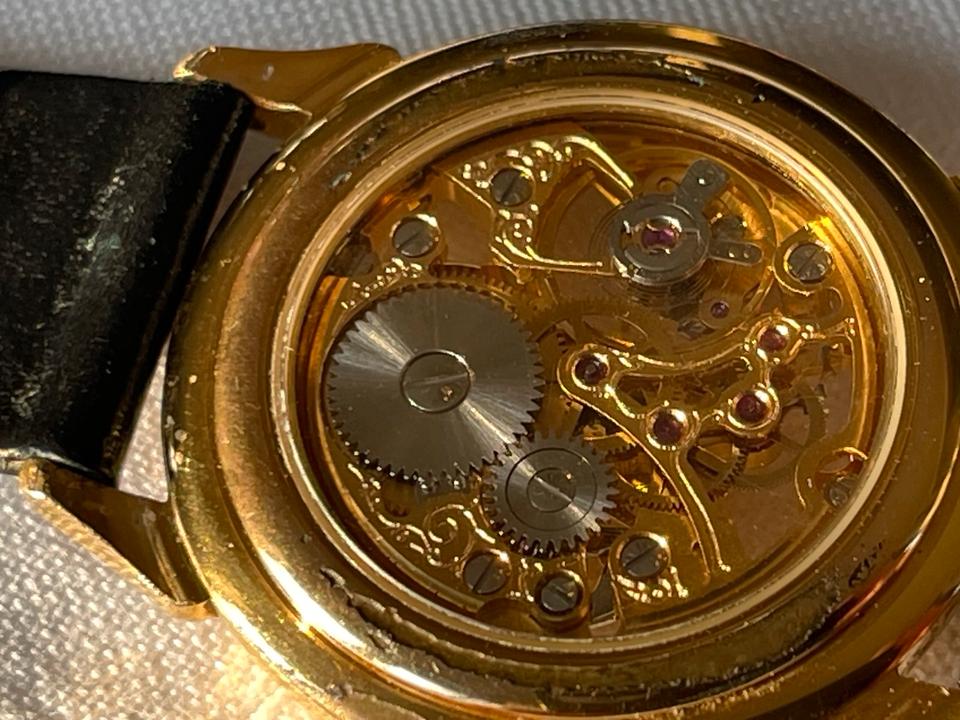 Schweizer Damenuhr Skelettiert 34 mm Kaliber Peseux Handaufzug in Brandis