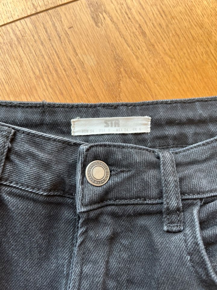 ❤️ STRADIVARIUS Jeans Straight Leg Gr.34 in Mülheim (Ruhr)