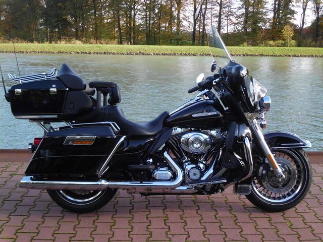 Electra Glide Ultra Classic Limited FLHTK "Neuwertig" Modell 2011 in Gelmer