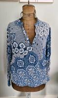 H&M Bluse Gr.42 Blau Schönes Muster! Hessen - Herborn Vorschau