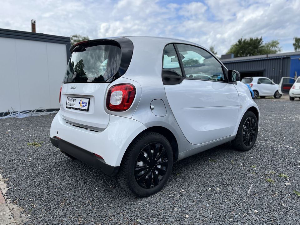 Smart ForTwo Turbo/Leder/Navigation/MwSt/SitzHz. in Rellingen