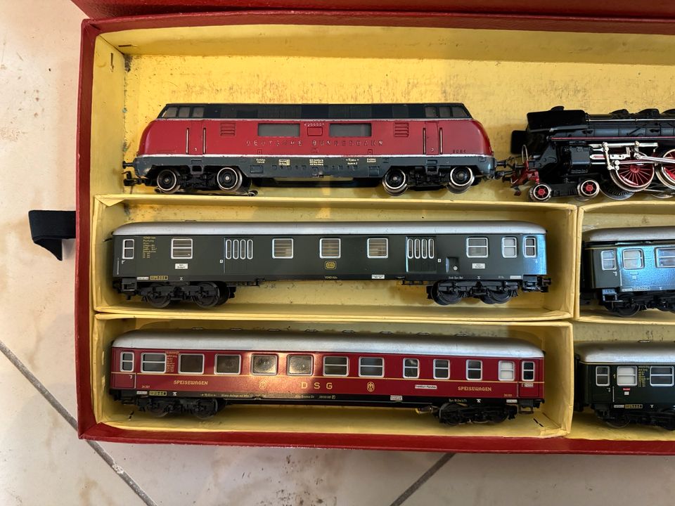 Umfangreiches Märklin Konvolut / Bahn Set mit Box, Gleise, Trafos in Taunusstein