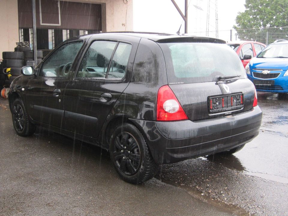 Renault Clio 1 HAND ZAHN-R-TÜV-9-25 in Koblenz