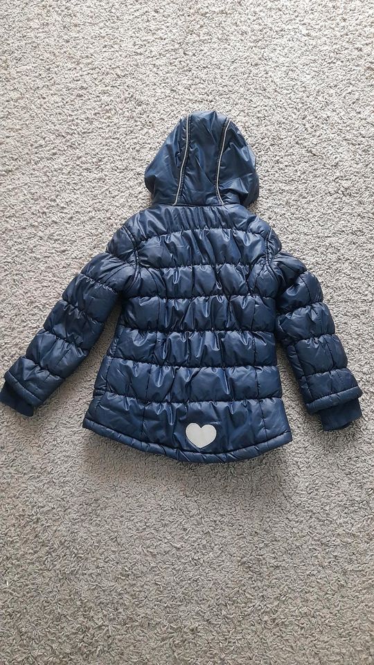 Winterjacke Gr. 110 Mädchen in Hüttenrode