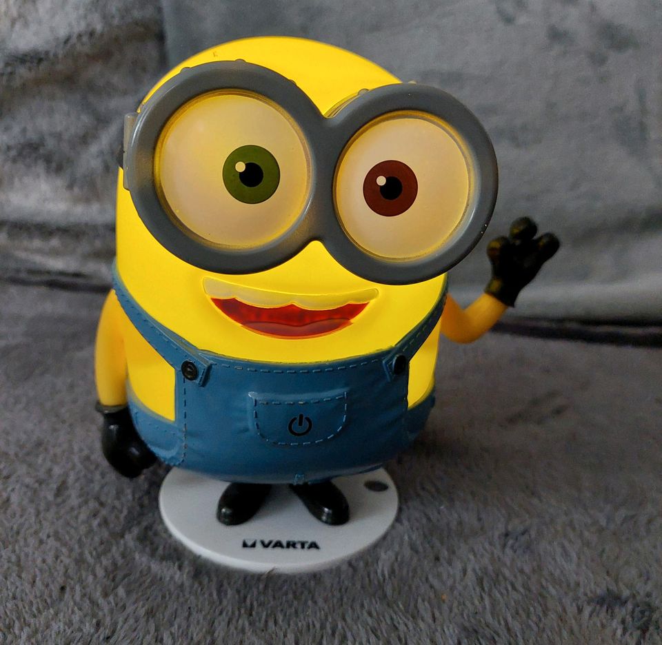 Minion Lampe Varta Nachtlicht Tischleuchte in Otzberg