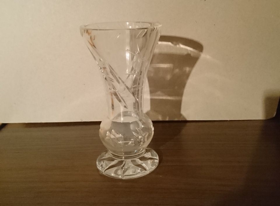 Vase mit funkelndem Schliff in Neunkirchen a. Brand
