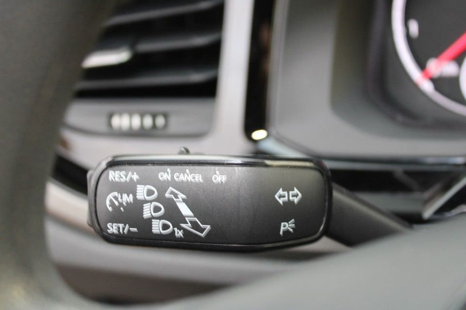 Volkswagen Polo 1.0 TSI DSG Comfortline*Navi,Klima,SHZ,PDC* in Bardowick