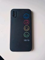 Handyhülle IPhone X schwarz mit smileys Sachsen - Hartmannsdorf Vorschau