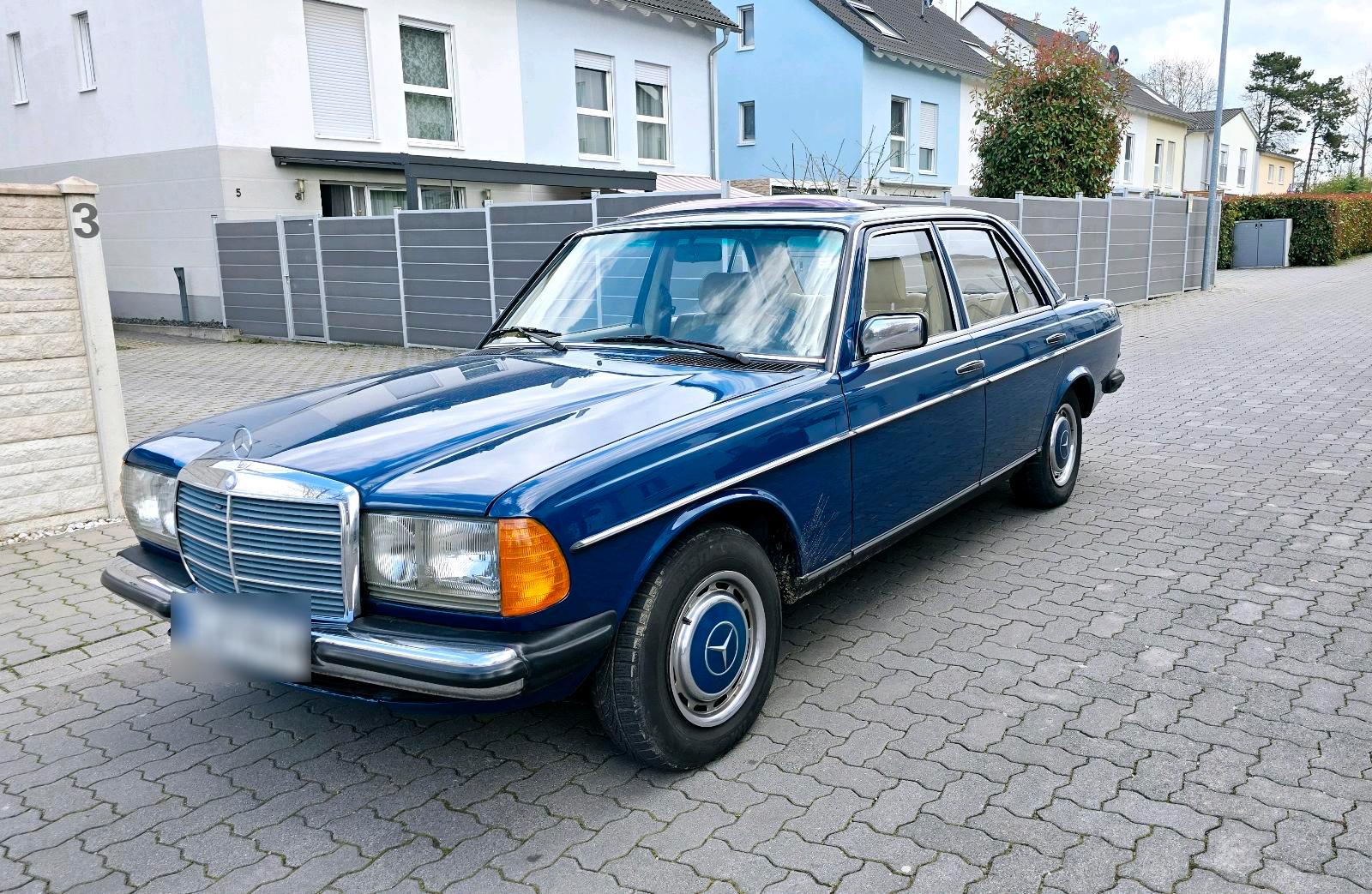 Abbildung des Autos W 123 240 D Diesel Resta…