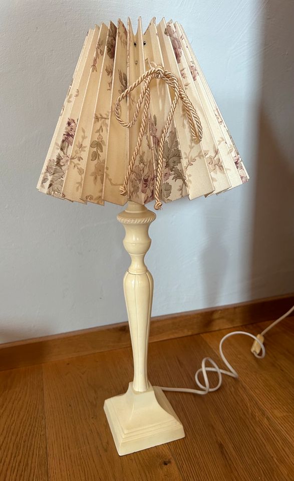 Shabby Tischlampe in Creme von Lene Bjerre in Mömbris