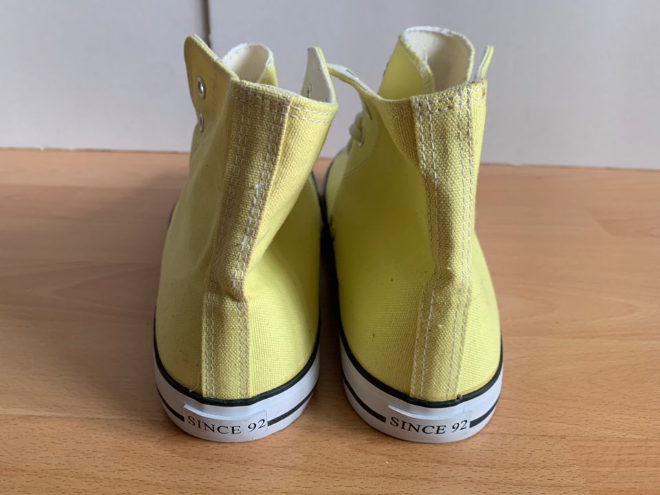 Herren Schuhe Schnürschuhe gelb Größe 45 - NEU in Augsburg