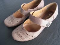 HUSH PUPPIES Leder Riemchen Pumps in taupe Gr. 36 Kr. München - Unterföhring Vorschau